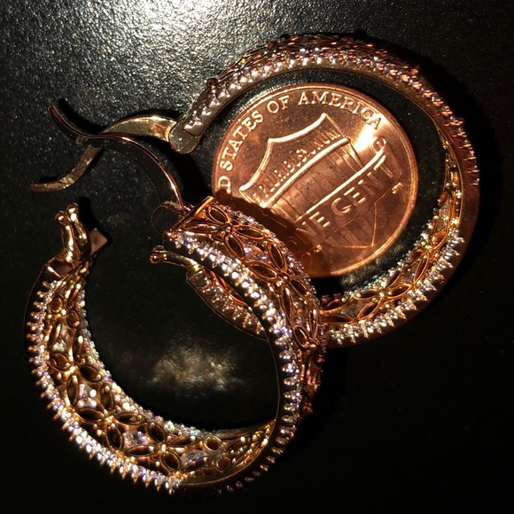 COPY - Swarovski 18k Gold-Plated Filigree Hoop Earrings - Picture 7 of 7